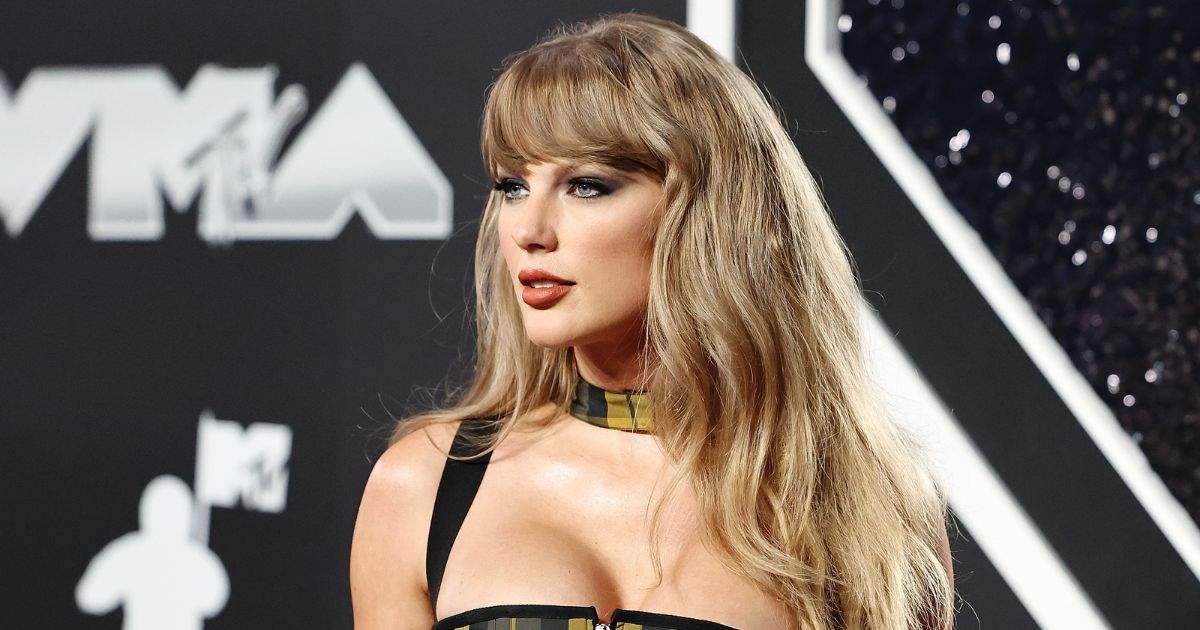 Taylor Swift Has Been Sporting NARS ‘Morocco’